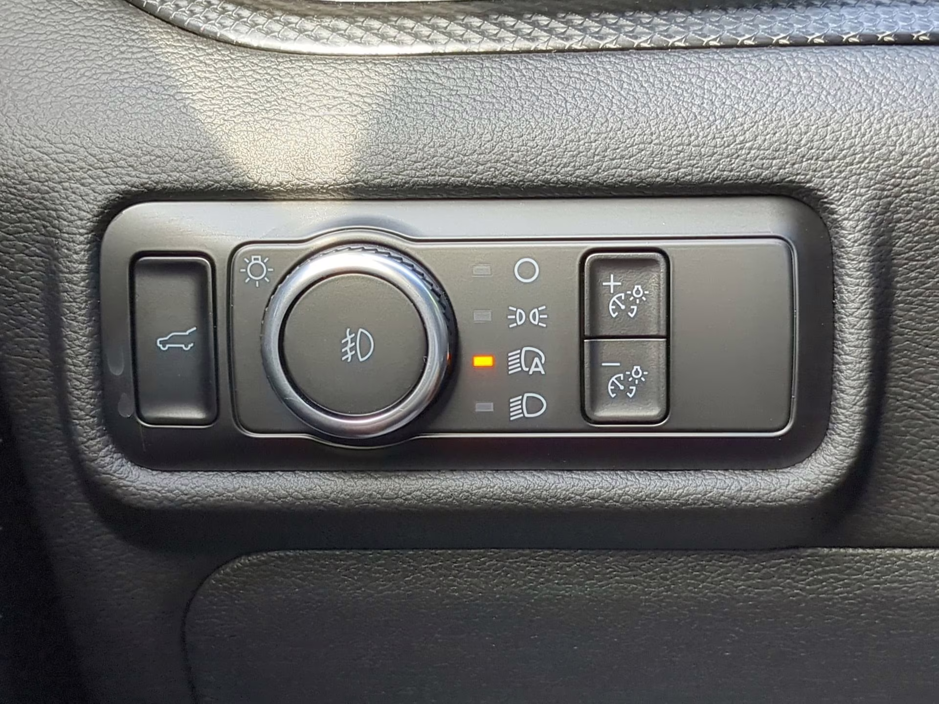 2023 Rapid Red Metallic Tinted Clearcoat Ford Explorer ST 4X4 SUV