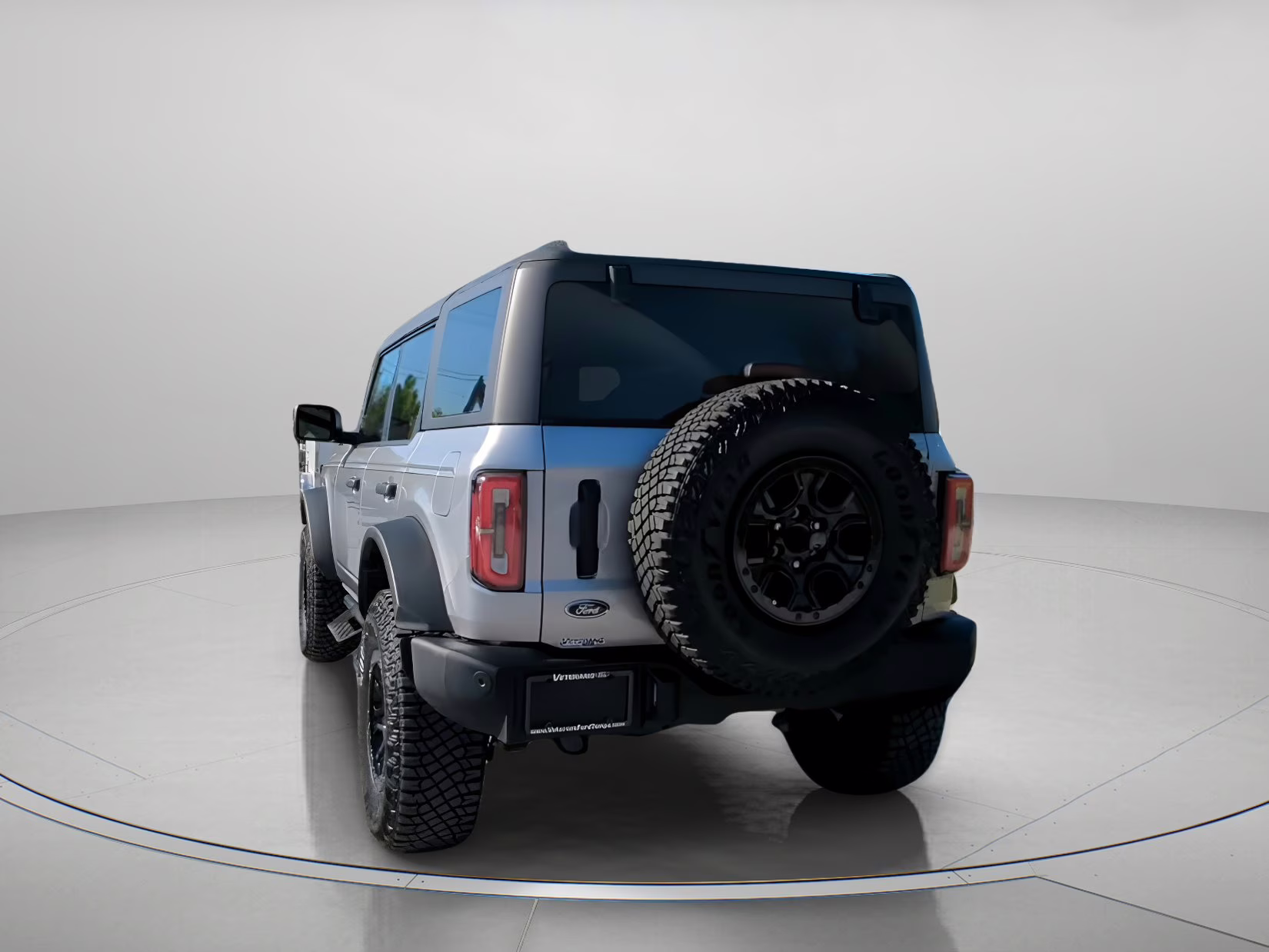 2024 Iconic Silver Metallic Ford Bronco Wildtrak 4X4 Convertible