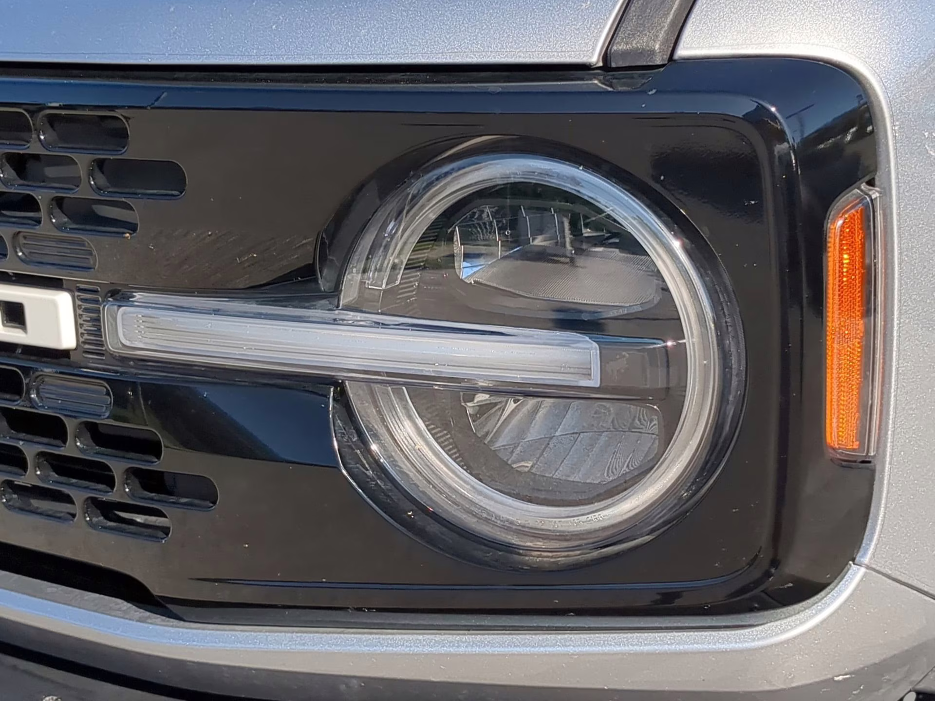 2024 Iconic Silver Metallic Ford Bronco Wildtrak 4X4 Convertible