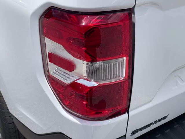 2026 Oxford White Ford Maverick XL FWD Truck