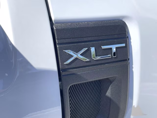 2026 Oxford White Ford Maverick XLT FWD Truck
