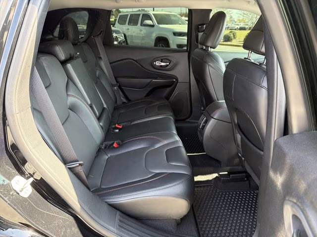 2022 Diamond Black Crystal Pearlcoat Jeep Cherokee Trailhawk 4X4 SUV