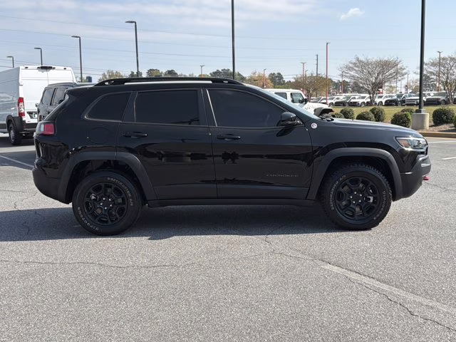 2022 Diamond Black Crystal Pearlcoat Jeep Cherokee Trailhawk 4X4 SUV