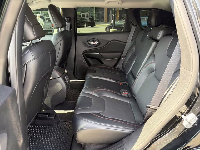 2022 Diamond Black Crystal Pearlcoat Jeep Cherokee Trailhawk 4X4 SUV