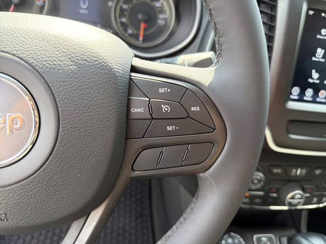 2022 Diamond Black Crystal Pearlcoat Jeep Cherokee Trailhawk 4X4 SUV