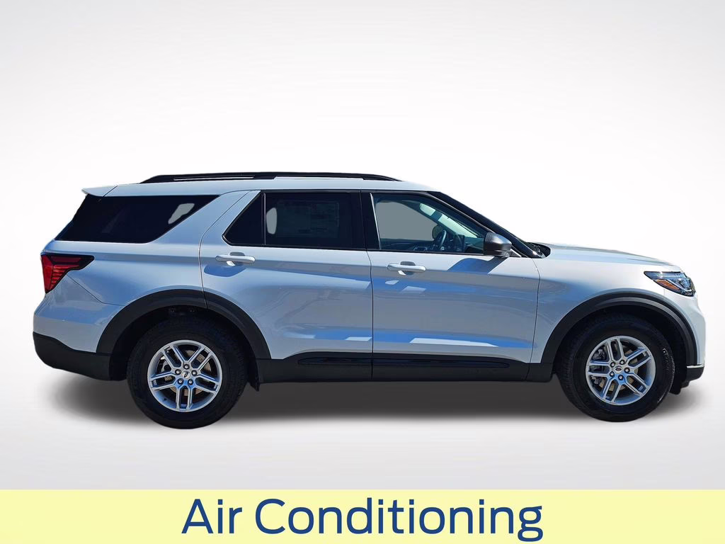 2026 Space White Metallic Ford Explorer Active RWD SUV