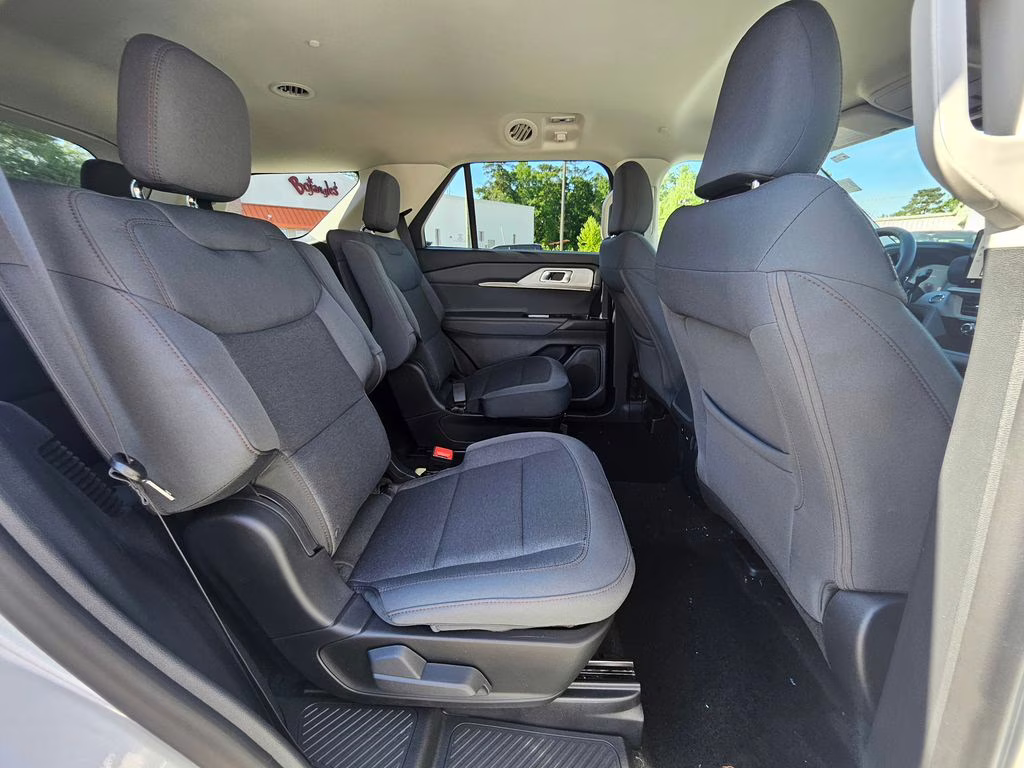 2026 Space White Metallic Ford Explorer Active RWD SUV