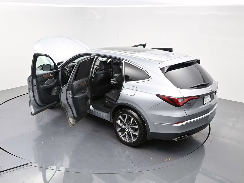 2022 Silver Acura MDX Technology FWD SUV