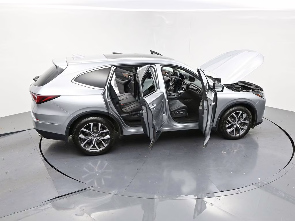 2022 Silver Acura MDX Technology FWD SUV