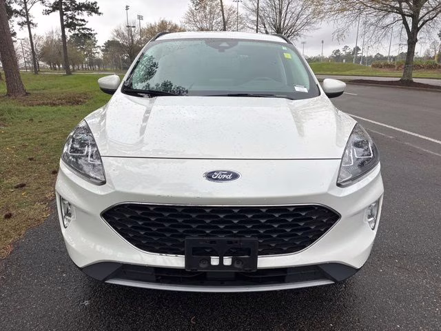 2022 White Metallic Ford Escape SEL FWD SUV
