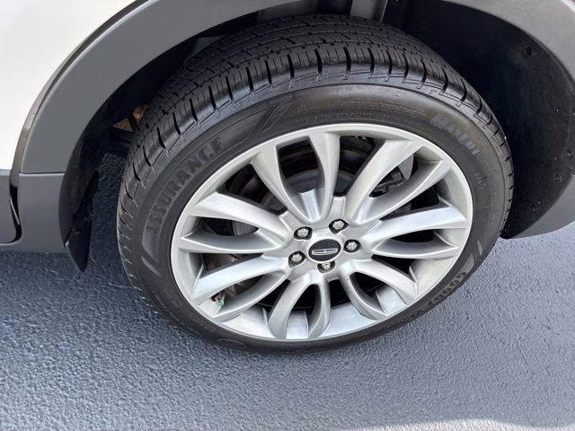 2018 White Platinum Clearcoat Metallic Lincoln MKC Reserve FWD SUV