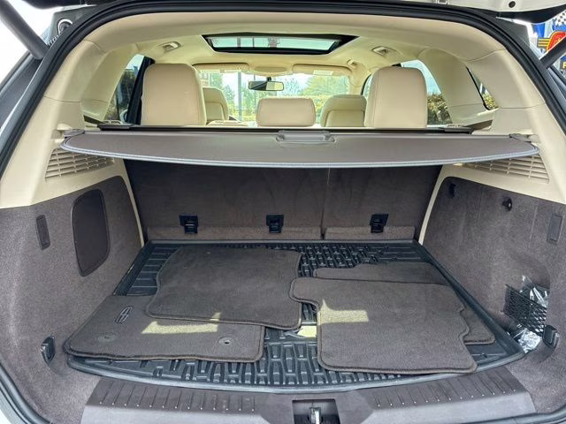 2018 White Platinum Clearcoat Metallic Lincoln MKC Reserve FWD SUV