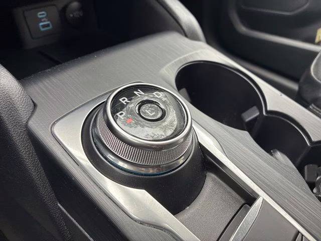 2022 White Metallic Ford Escape SEL FWD SUV