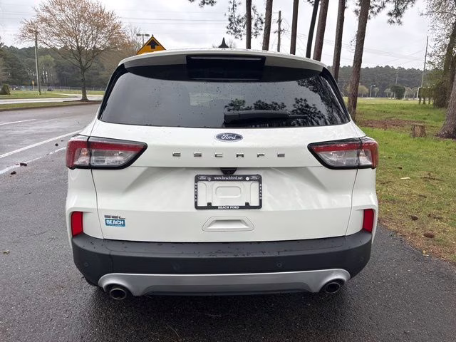 2022 White Metallic Ford Escape SEL FWD SUV