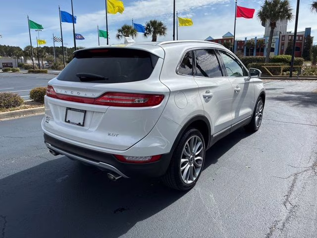 2018 White Platinum Clearcoat Metallic Lincoln MKC Reserve FWD SUV