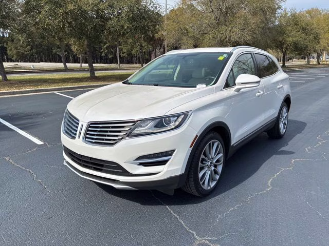 2018 White Platinum Clearcoat Metallic Lincoln MKC Reserve FWD SUV