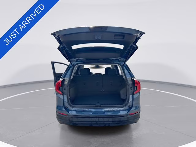 2024 Downpour Metallic GMC Terrain SLE FWD SUV