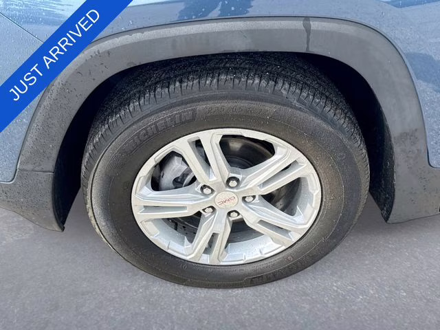 2024 Downpour Metallic GMC Terrain SLE FWD SUV