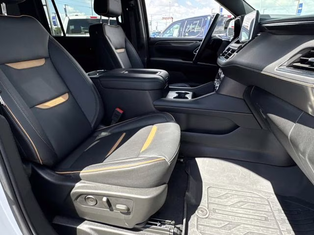 2024 White Frost GMC Yukon XL AT4 4X4 SUV