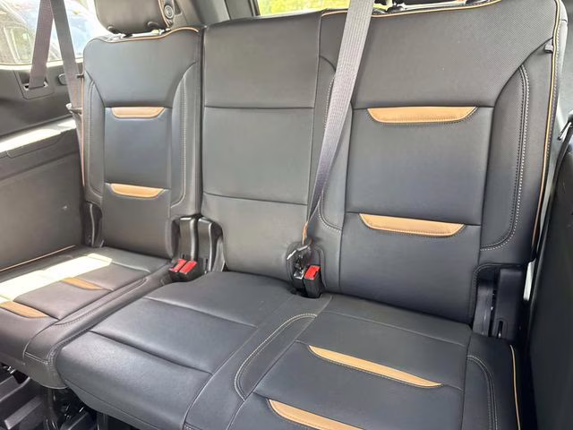 2024 White Frost GMC Yukon XL AT4 4X4 SUV