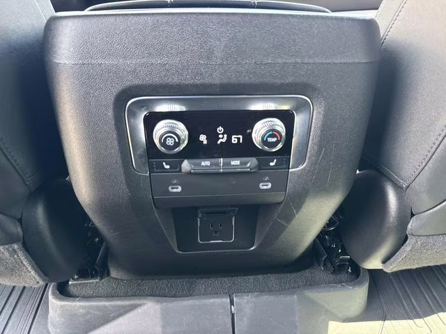 2024 White Frost GMC Yukon XL AT4 4X4 SUV