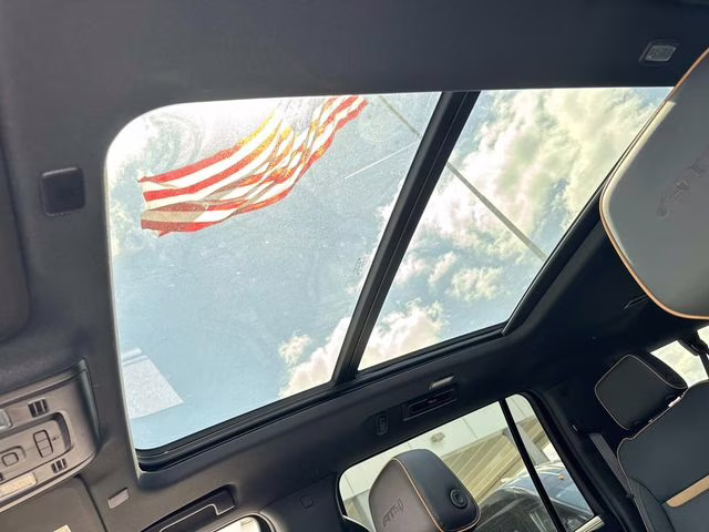 2024 White Frost GMC Yukon XL AT4 4X4 SUV