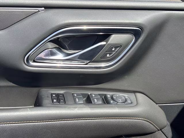 2024 White Frost GMC Yukon XL AT4 4X4 SUV