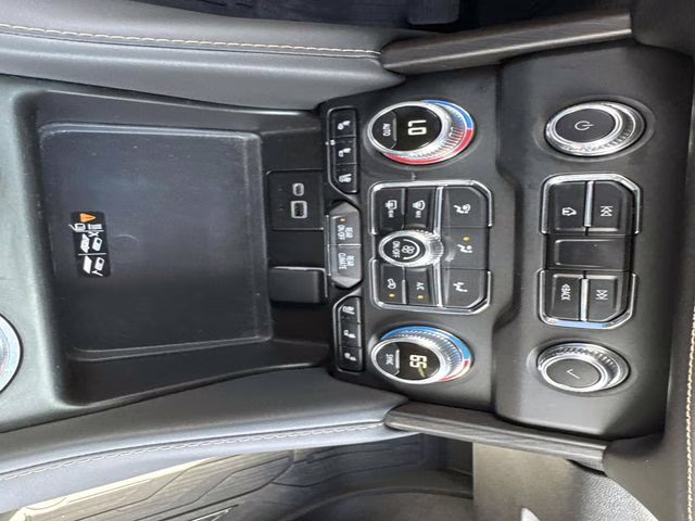 2024 White Frost GMC Yukon XL AT4 4X4 SUV