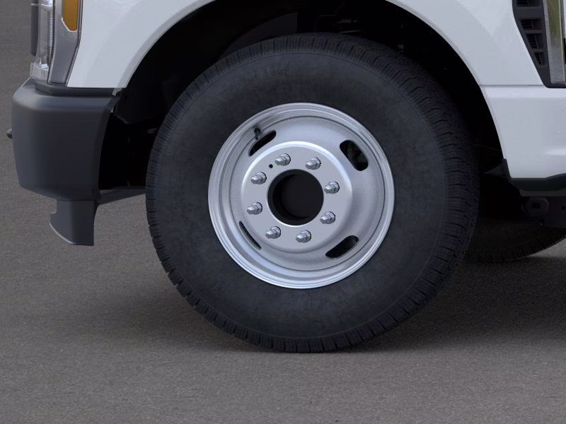 2026 Oxford White Ford Super Duty F-350 DRW XL RWD Chassis