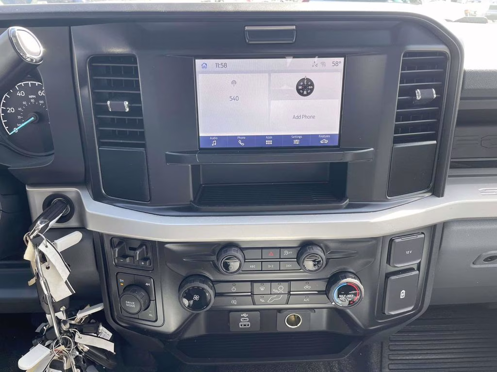 2026 Oxford White Ford Super Duty F-350 DRW XL RWD Chassis