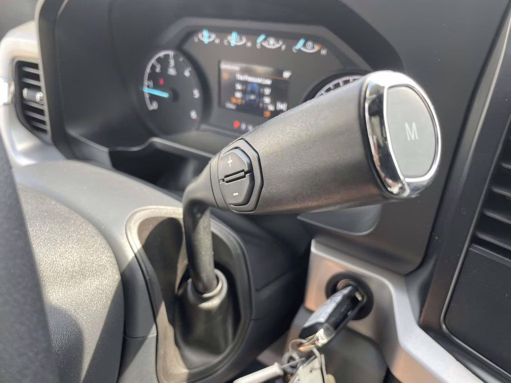 2026 Oxford White Ford Super Duty F-350 DRW XL RWD Chassis