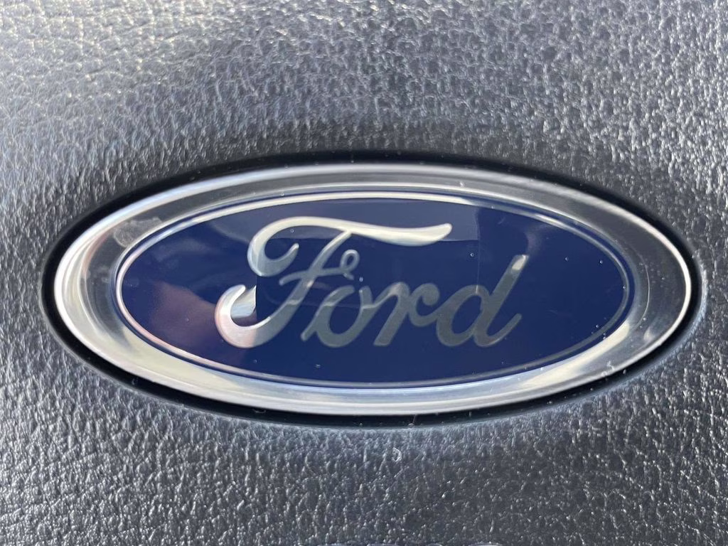 2026 Oxford White Ford Super Duty F-350 DRW XL 4X4 Chassis