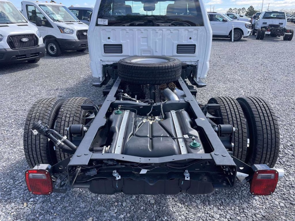 2026 Oxford White Ford Super Duty F-350 DRW XL 4X4 Chassis