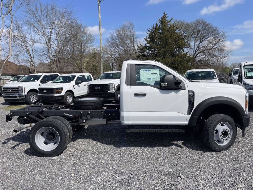 2026 Oxford White Ford Super Duty F-450 DRW XL 4X4 Chassis