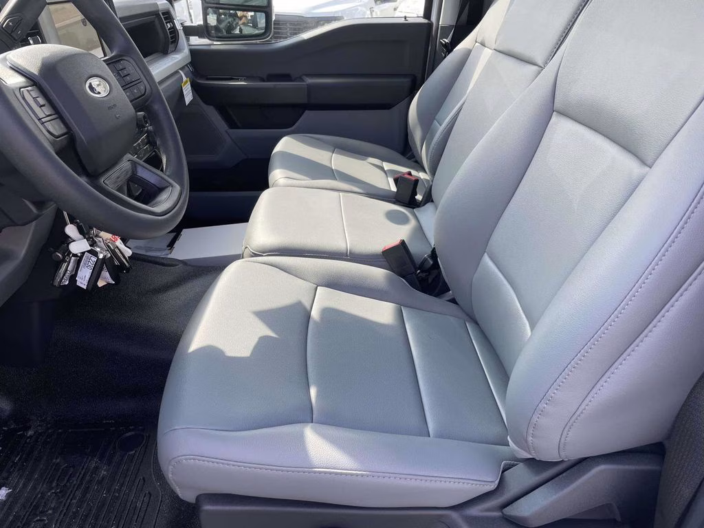 2026 Oxford White Ford Super Duty F-450 DRW XL 4X4 Chassis