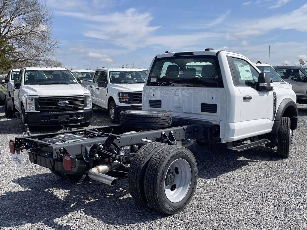 2026 Oxford White Ford Super Duty F-450 DRW XL 4X4 Chassis
