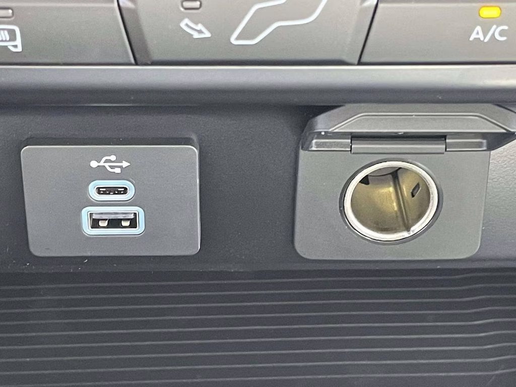 2026 Oxford White Ford Super Duty F-550 DRW XL RWD Chassis