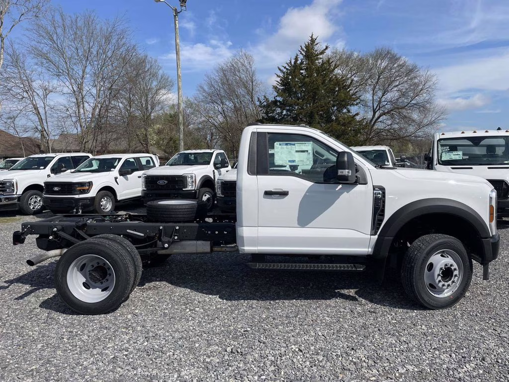2026 Oxford White Ford Super Duty F-550 DRW XL 4X4 Chassis