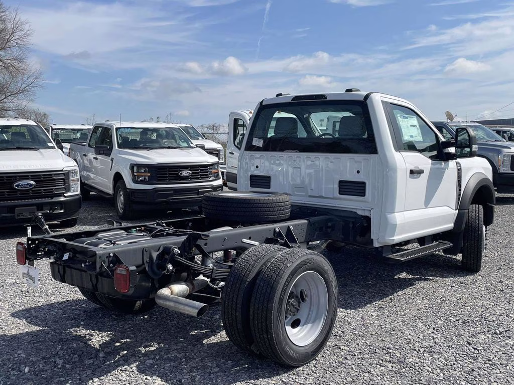 2026 Oxford White Ford Super Duty F-550 DRW XL 4X4 Chassis