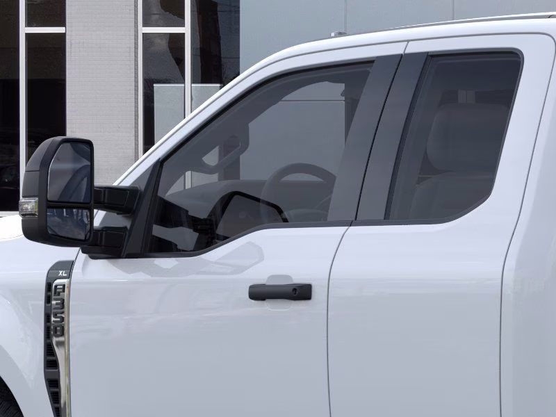 2026 Oxford White Ford Super Duty F-350 DRW XL RWD Chassis