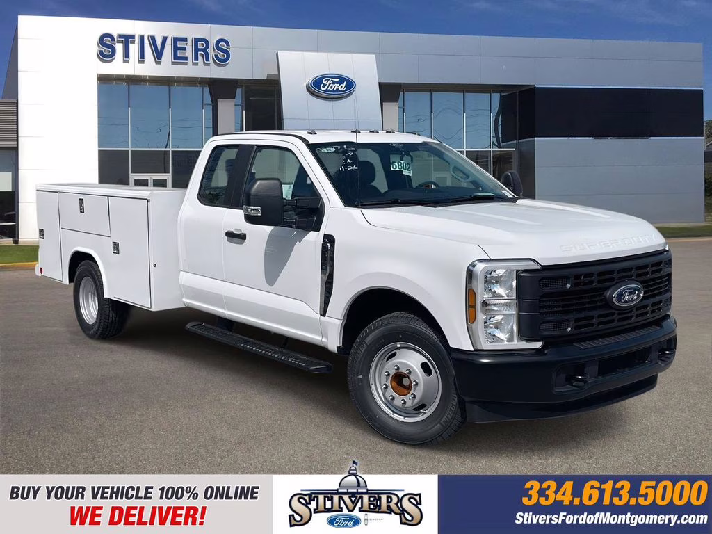 2026 Oxford White Ford Super Duty F-350 DRW XL RWD Chassis