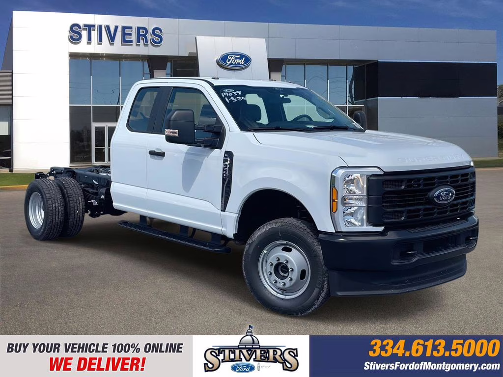 2026 Oxford White Ford Super Duty F-350 DRW XL 4X4 Chassis