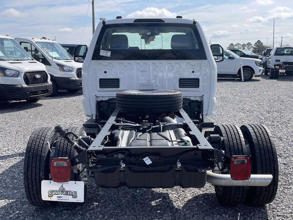 2026 Oxford White Ford Super Duty F-550 DRW XL 4X4 Chassis