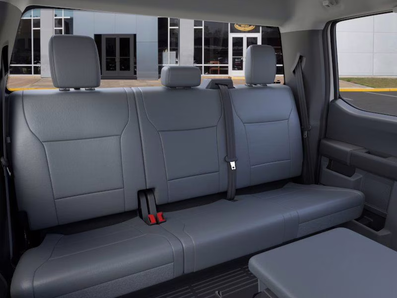 2026 Oxford White Ford Super Duty F-350 DRW XL RWD Chassis