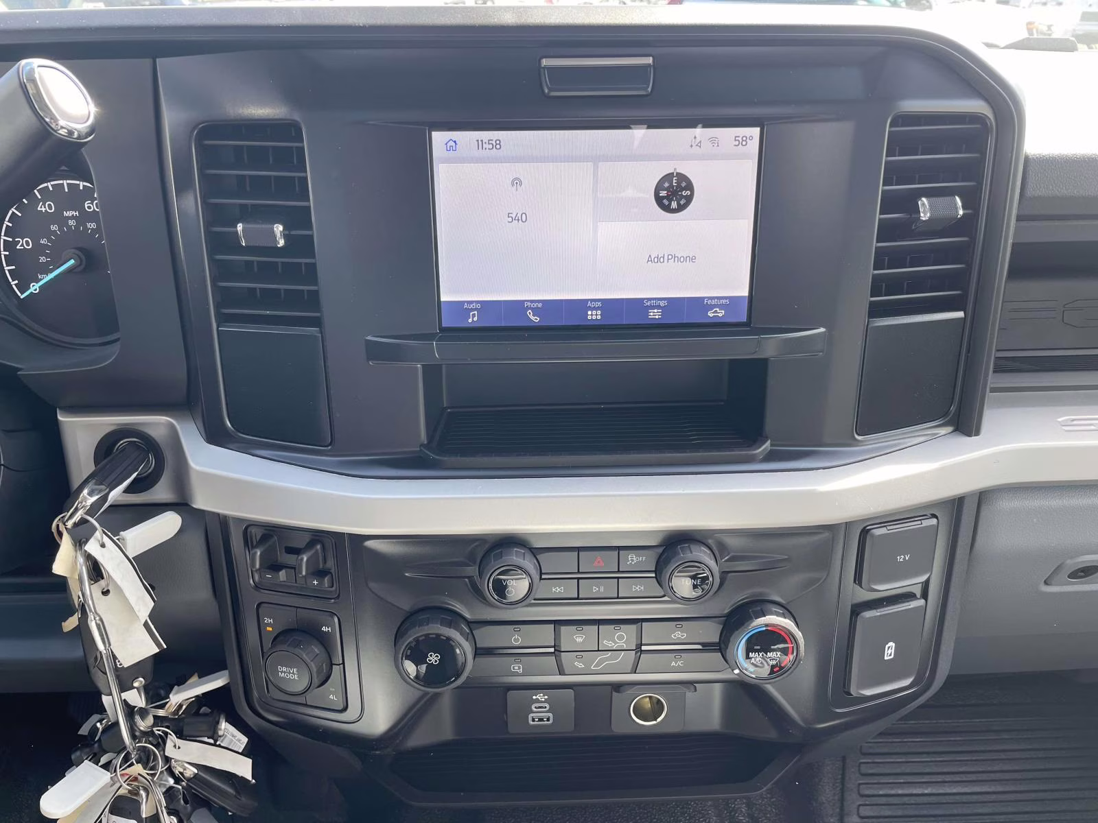 2026 Oxford White Ford Super Duty F-350 DRW XL RWD Chassis