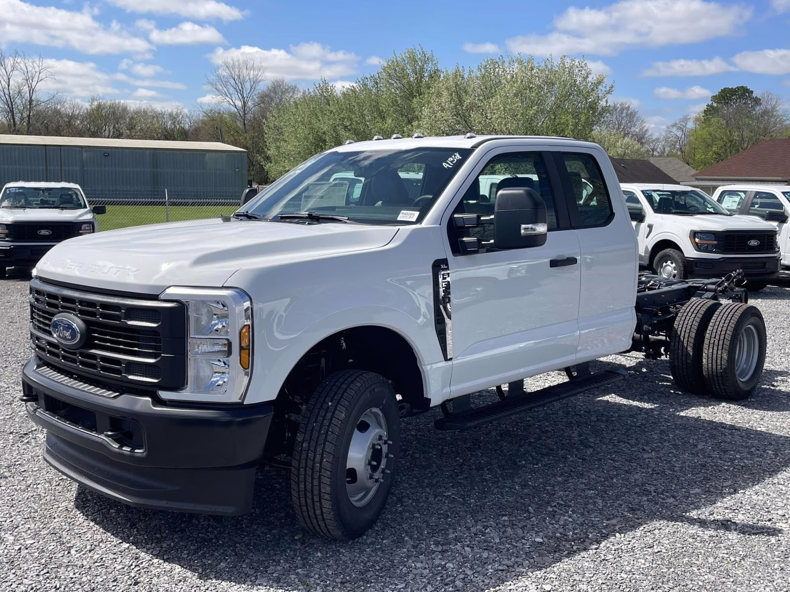 2026 Oxford White Ford Super Duty F-350 DRW XL RWD Chassis