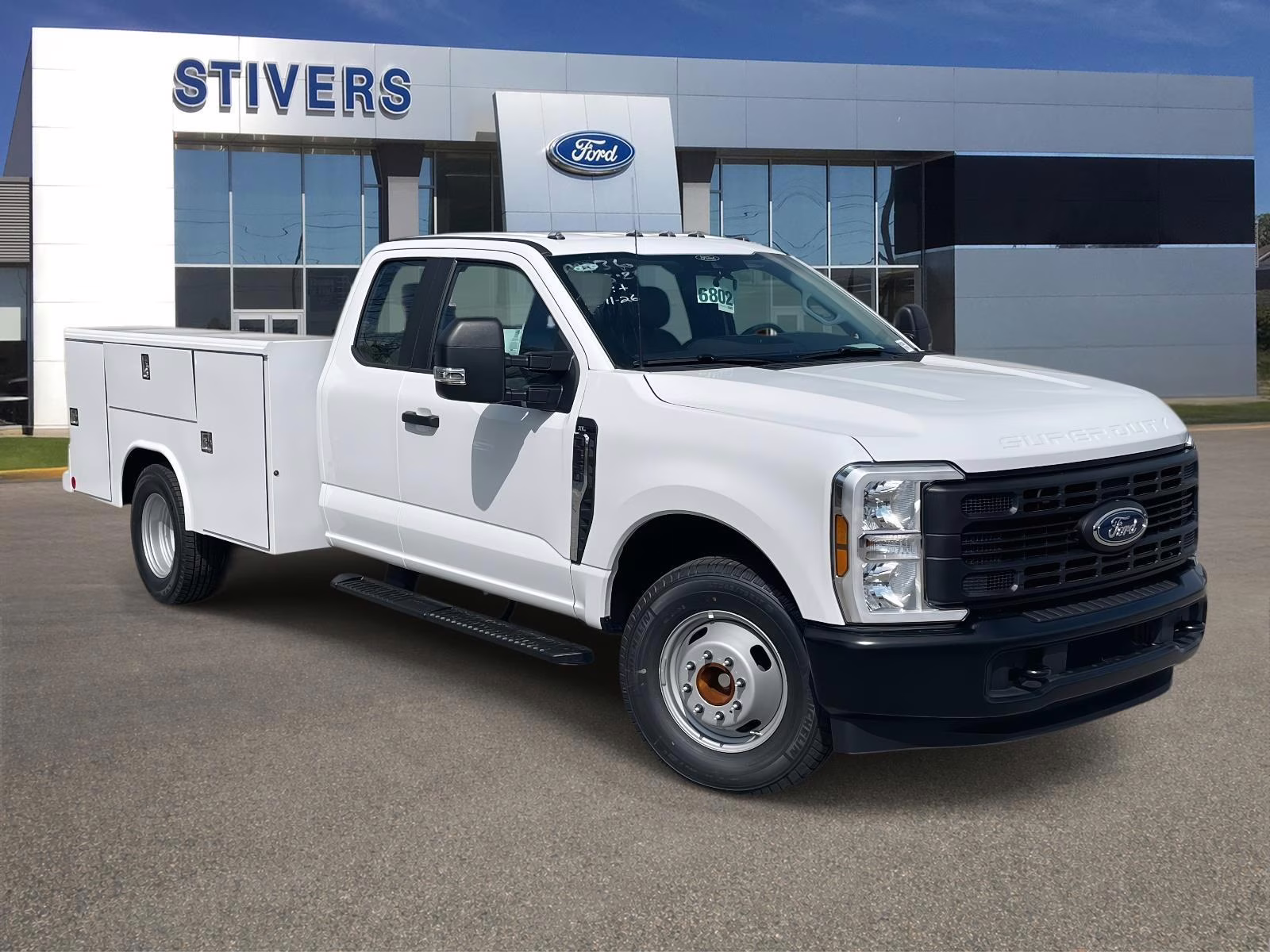 2026 Oxford White Ford Super Duty F-350 DRW XL RWD Chassis