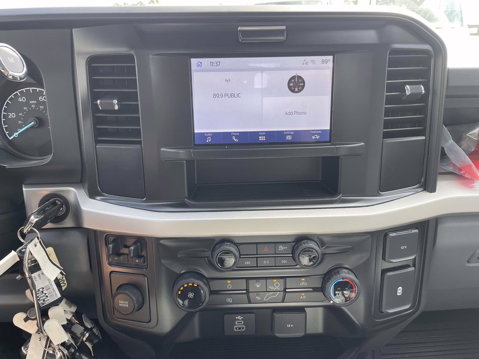 2026 Oxford White Ford Super Duty F-350 DRW XL RWD Chassis