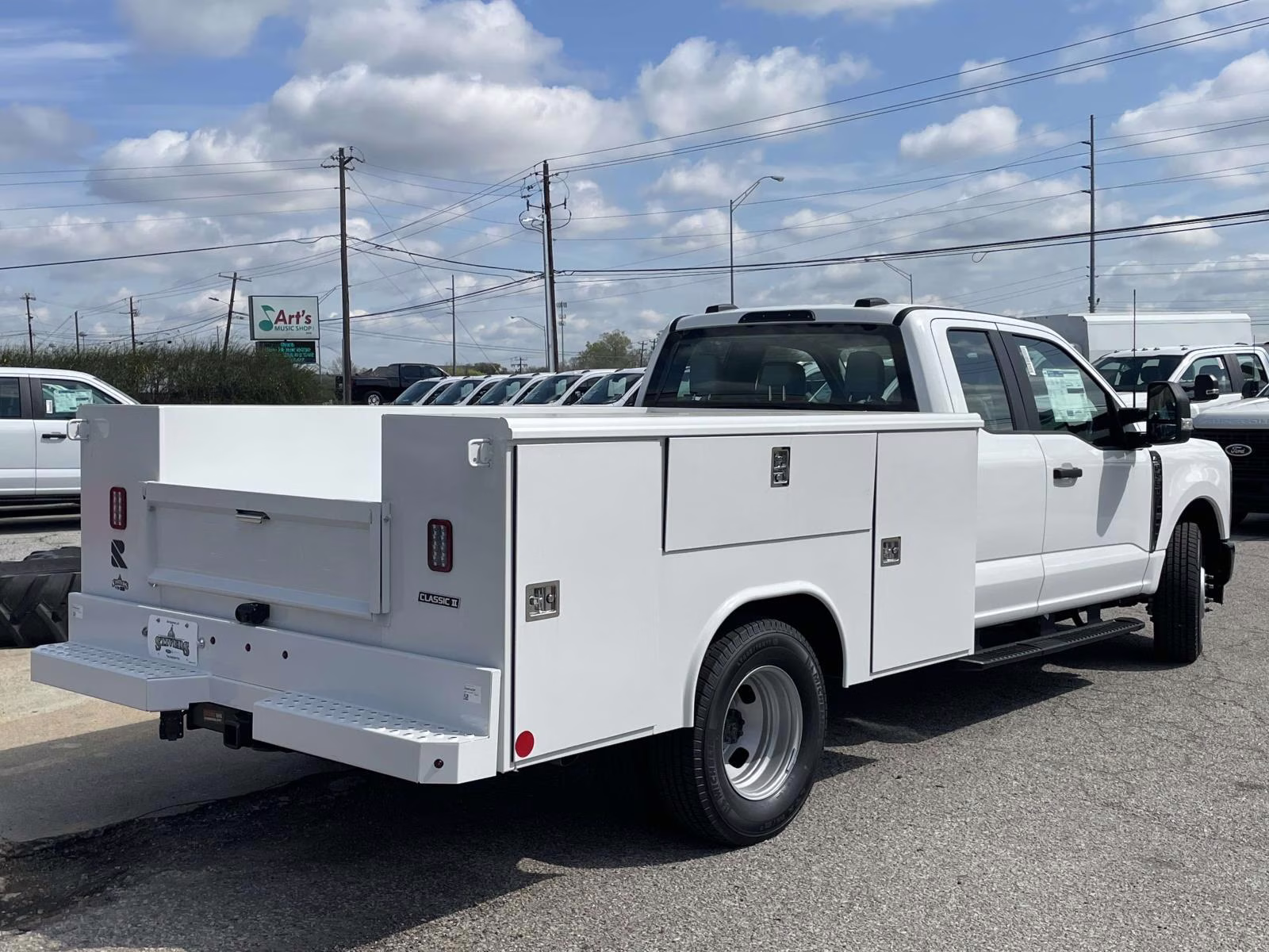 2026 Oxford White Ford Super Duty F-350 DRW XL RWD Chassis