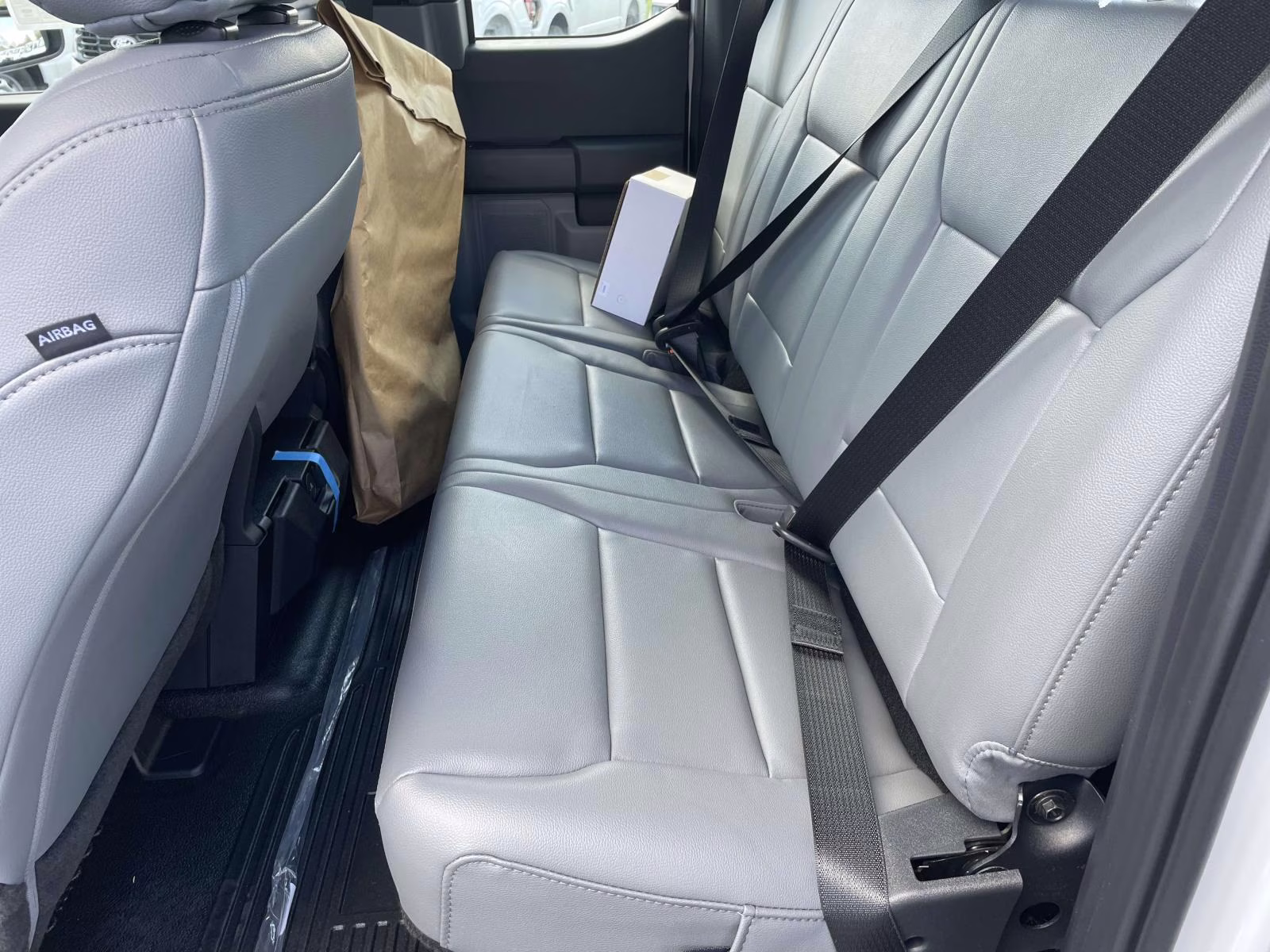 2026 Oxford White Ford Super Duty F-350 DRW XL 4X4 Chassis